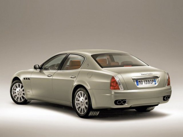 mini-2004-Maserati-Quattroporte-RA-Studio-1024x768