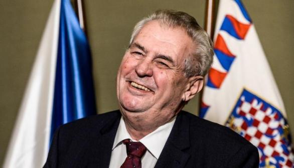 Miloš Zeman se nám již několik let brilantním způsobem směje do obličeje a nemá důvod s tím přestat.