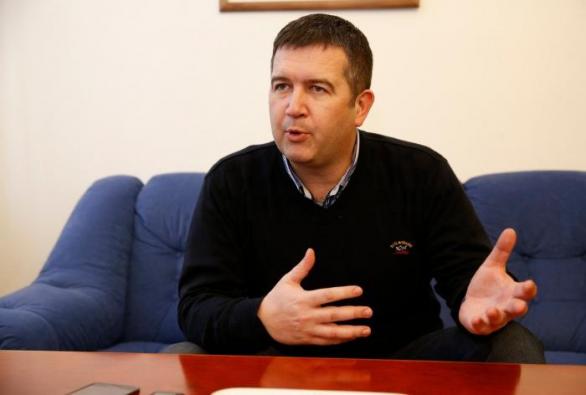 Jan Hamáček je novým šéfem ČSSD. Umírněný politik má sociální demokracii vytrhnout z mizérie.