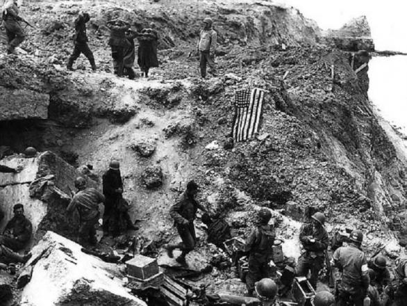 225 vojáků zdolalo během vylodění v Normandii útesy Pointe du Hoc, aby obsadili na jejich vrcholu umístěné německé kulometné hnízdo. George G. Klein mezi nimi nebyl.