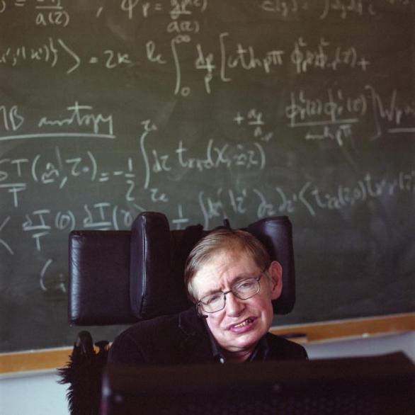 Stephen Hawking svými objevy významně pomohl k pochopení existence světa. Nyní velí k dobývání vesmíru.
