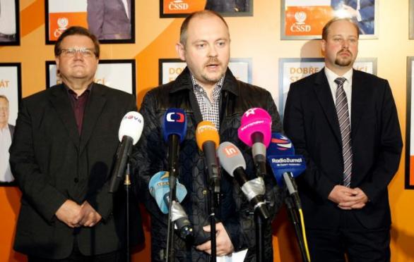 Před čtyřmi lety se domnívali, že ovládnou ČSSD, nyní Škromach s Haškem v politice již skončili a Tejc tak učiní v říjnu.