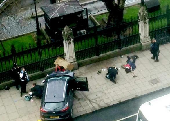 V Londýně si terorista vystačil s osobním SUV. To lze ukrást ještě snadněji než kamion.