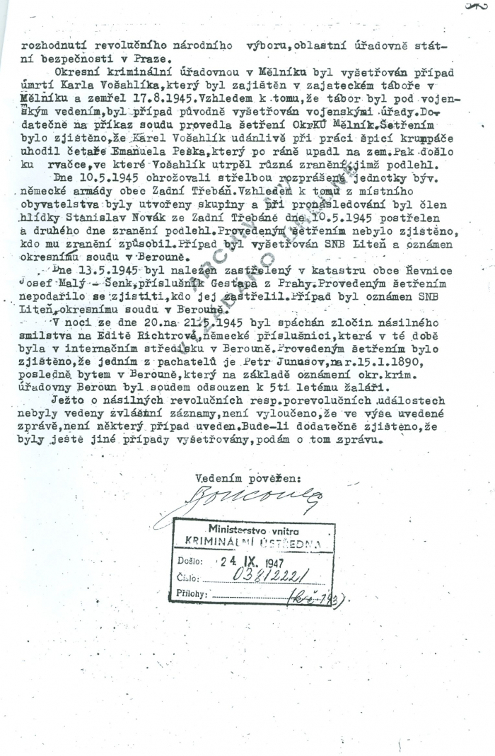 Poslední strana protokolu s bohužel nečitelným podpisem zpracovatele a razítkem podatelny Kriminální ústředny ministerstva vnitra s uvedením data 24.9.1947, kdy byl dokument doručen.