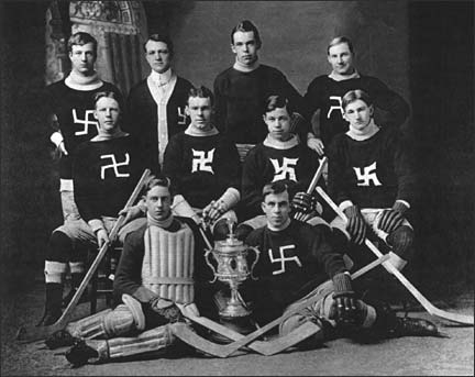 Před vzestupem nacismu nebyla svastika vnímána nijak negativně, naopak se věřilo, že nosí štěstí. To si očividně myslel i kanadský hokejový tým Windsor Swastikas.