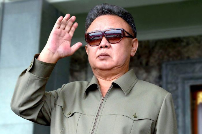 Kim byl posedlý módou a jeho polovojenský styl oblékání i charakteristický účes mají být údajně obrovsky populární po celém světě.