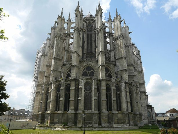 Gotická katedrála ve francouzském Beauvais vznikla i díky středověkému oteplení. 