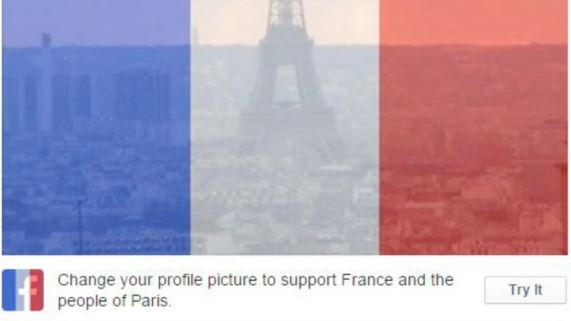 Facebook sám nabízel změnění profilové fotky za francouzskou, belgickou nebo německou vlajku. Že by měl v nabídce vlajky Ruska nebo třeba Egypta či Libanonu, jsme si nevšimli.