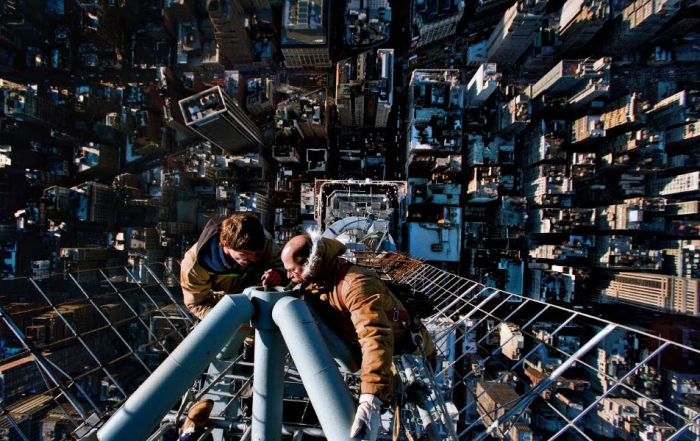 Empire State Building. Výška téměř 400 metrů. Nenáročná oprava antény.