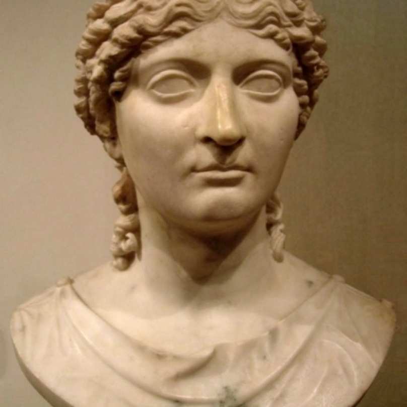Busta Agrippiny mladší (15 -59)