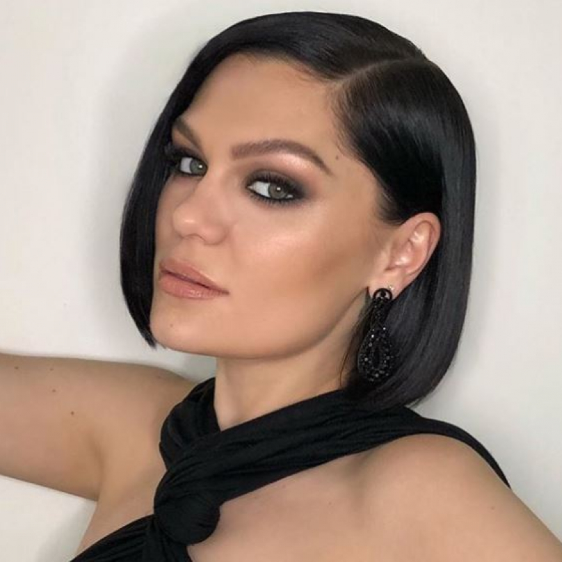 Jessie J má silný, osobitý hlas. Umí být sexy a divoká a zároveň dokáže vystřihnout milostný song, ze kterého se vám zastaví srdce.