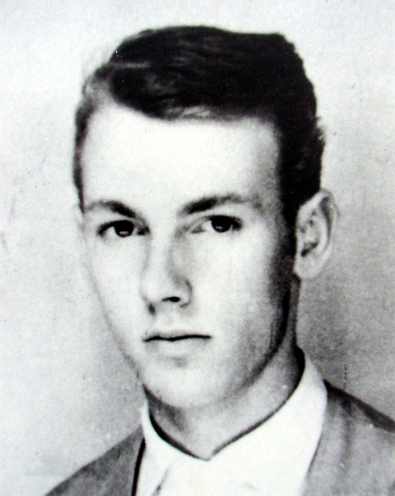 Pomozte mi přece!" křičel postřelený Peter Fechter u Berlínské zdi. Pohraničníci ho nechali bez pomoci vykrvácet 800px-peter_fechter