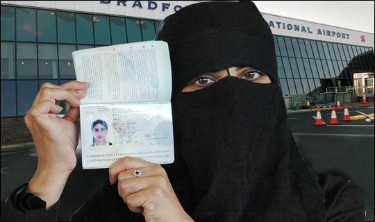 niqab-airport-security-check