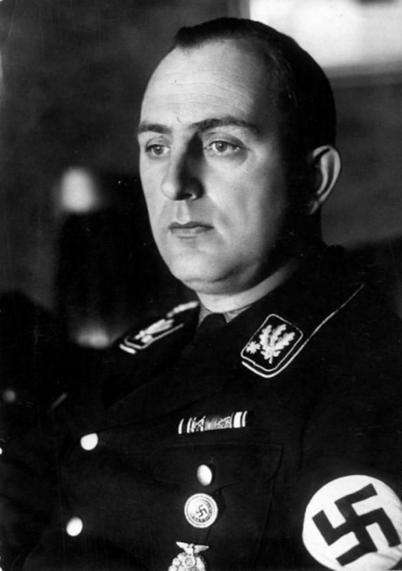 Historicky je Kurt Daluege poněkud zastíněn Reinhardem Heydrichem. Přitom je to právě on, kdo má na svědomí vyhlazení Lidic a Ležáků.