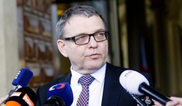 Lubomír Zaorálek má ČSSD dovést k vítězství ve volbách. K tomu už nepomůže snad ani zázrak.