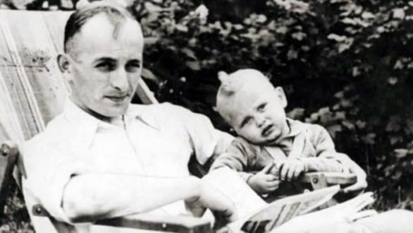 Eichmann se svým synem