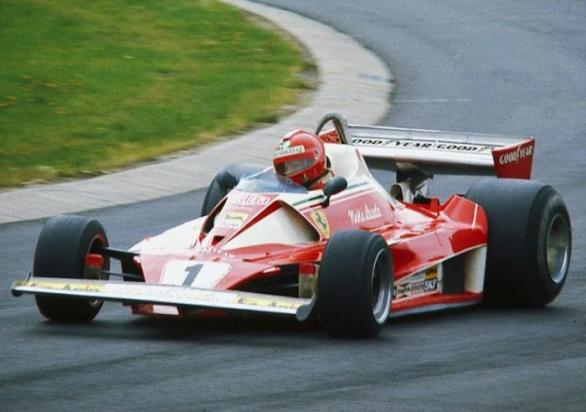 Lauda při tréninku Velké ceny Něměcka v roce 1976. 