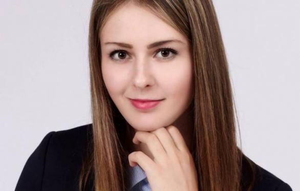 Hezká, co? Terezy Hyťhová vypadá jako hodná holka, zatím je ale spíš dost zmatená. Fajn, že sedí v Poslanecké sněmovně!