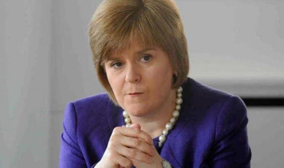 Skotská premiérka Sturgeonová zažila debakl. Její strana propadla a skotská nezávislost se tak nekoná.