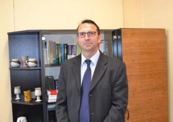 Docent Herczeg byl nejen uznávaným advokátem, ale i velmi oblíbeným vyučujícím trestního práva na pražské právnické fakultě. Jeho smrt zasáhla stovky studentů i absolventů.
