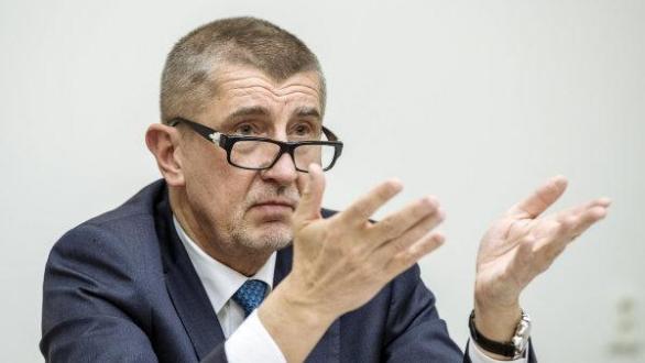 &quot;No, nejsem spokojen s vašemi výkony. Bohužel vás musím propustit. Prosím do dvou měsíců vykliďte svou republiku.&quot;