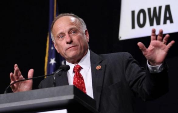 Steve King je republikánským kongresmanem za stát Iowa, kde je nejvyšší koncentrace lidí českého původu v USA.