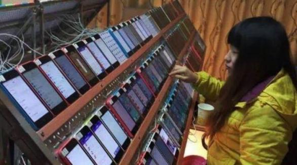 Kde se berou všechny ty krásky, co vás žádají o přátelství? Jedná se o produkt asijských klikacích farem, které denně vytvoří několik desítek tisíc falešných profilů.
