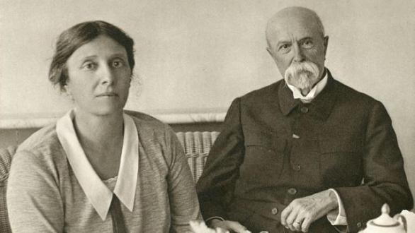 Masaryk s dcerou Alicí, která jeho románku nepřála.