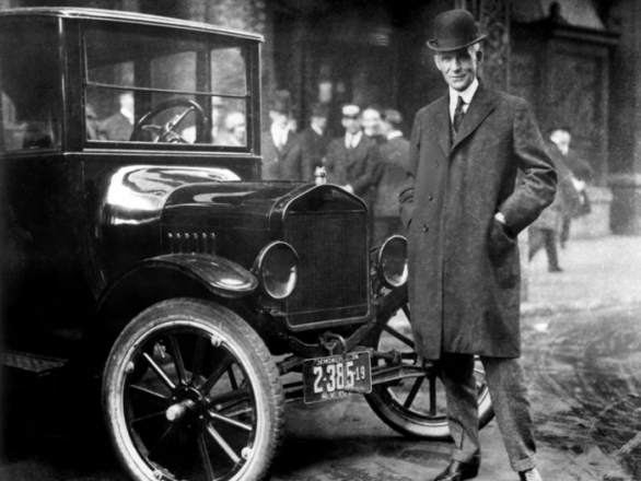 Henrymu Fordovi se podařilo rozšířit automobily mezi obyčejné lidi. Díky modelu T se stal jedním z nejúspěšnějších podnikatelů všech dob.