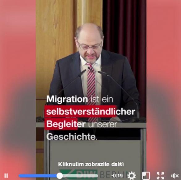O jeho názorech si můžeme myslet co cheme, ale musíme Martinu Schulzovi nechat, že s videi na Facebooku umí pracovat na jedničku.