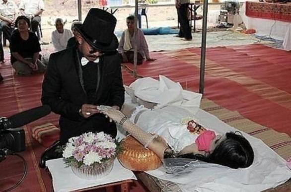 „Mighun“ neboli svatba s mrtvou má zejména na severu země velkou tradici  
