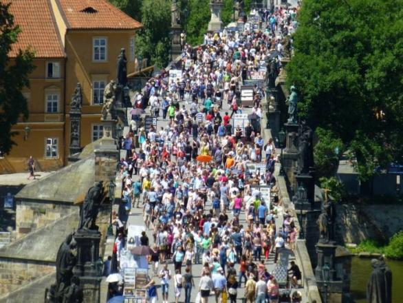 Od ledna do září 2017 navštívilo Českou republiku celkem 26,4 milionů návštěvníků ze zahraničí
