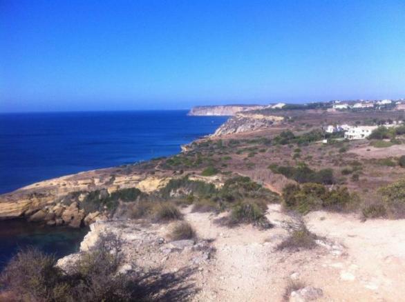 Překrásné jihozápadní pobřeží Portugalska láká k nekonečnému toulání.