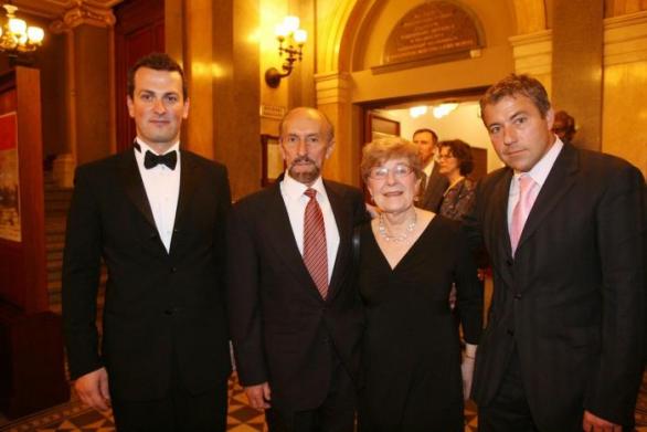 Režisér snímku David Mrnka spolupracoval mimo jiné i s dcerou Milady Horákové, Janou Kánskou. Ta celý snímek posvětila.