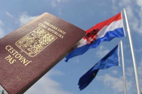 Českému pasu se oproti loňskému roku rozšířil bezvízový styk o dvě země (Katar a Kazachstán) a posunul se v žebříčku o jedno místo nahoru.