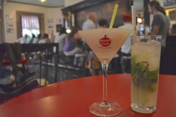 Dva nejznámnější koktejly s rumem – daiquiri a mojito