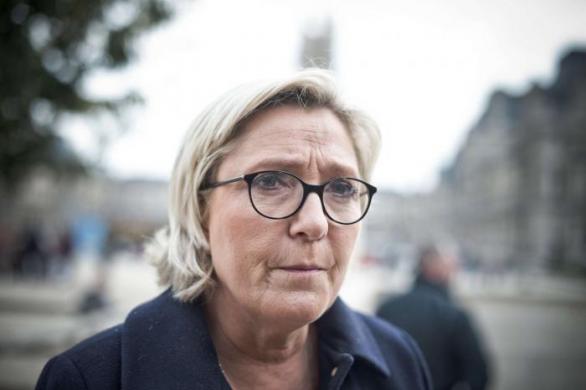 Marine Le Penová chtěla být francouzskou prezidentkou, no, nevyšlo to. A to ve své straně a dokonce i rodině patří k těm mírnějším.