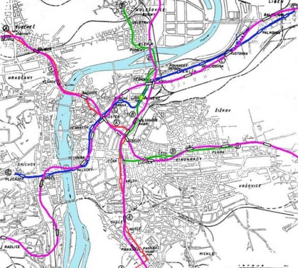 Srovnání původního návrhu s dnešním stavem – růžovofialově vyznačené trasy jsou ty současné.