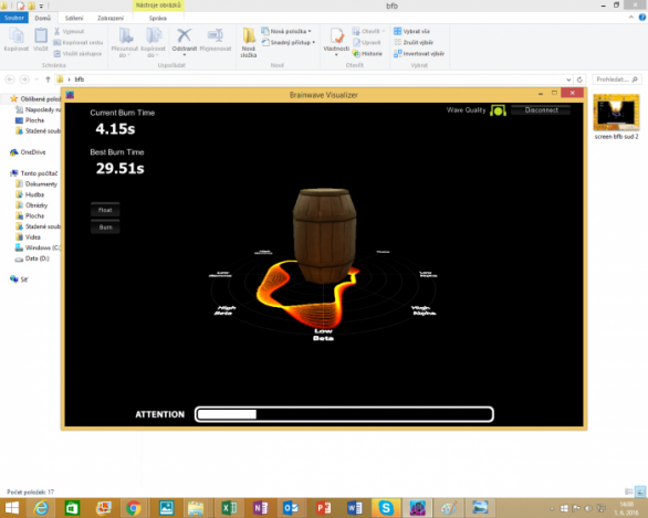 Smyslem hry Visualiser je koncentrací své mysli &quot;zapálit&quot; sud. Tady se to moc nedaří...