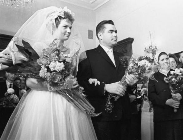 Svatba Těreškovové s prvním manželem Adrianem Nikolajevem byla velkou událostí. Obřadu v Kremlu byl přítomen i Chruščov.