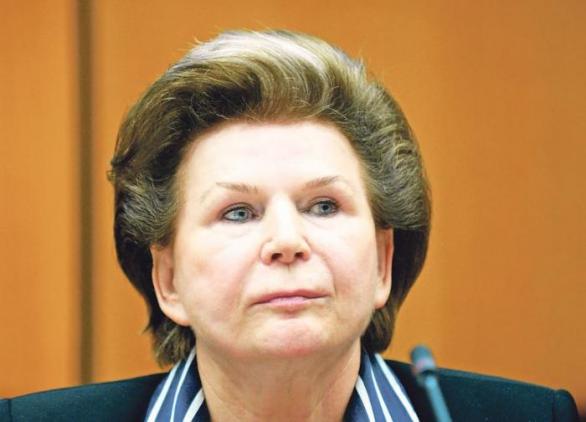 Po návratu z vesmíru zamířila Těreškovová do politiky, kde v barvách strany Jednotné Rusko zasedá v poslaneckých lavicích dodnes.