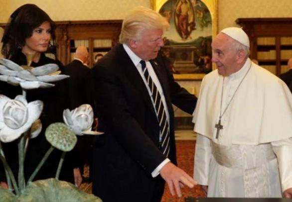 Ve Vatikánu si Trump vyříkal názorové neshody s papežem Františkem. 