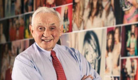 Značka Victoria&#039;s Secret dosáhla dnešního věhlasu až pod vedením Leslieho Wexnera, který od Raymonda koupil značku za milion dolarů. 