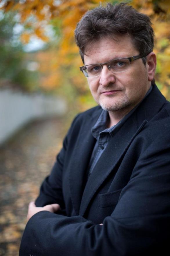 Šafr Pavel, svérázná postavička české mediální scény posledních 20 let. Po neblahém působení v Blesku, odkud byl nucen odejít, se odklidil do marginálního webu.