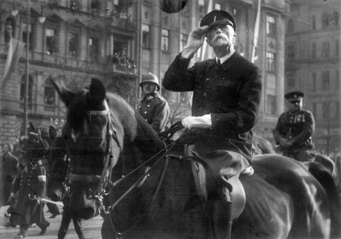 Tomáš Garrigue Masaryk byl československým prezidentem zvolen už v listopadu, do země se ale vrátil 21. prosince.