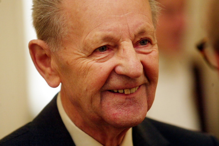 Komunistický pohlavár Milouš Jakeš před 28 lety pronesl svůj památný projev v Červeném Hrádku. Svými moudry nás oblažuje dodnes.