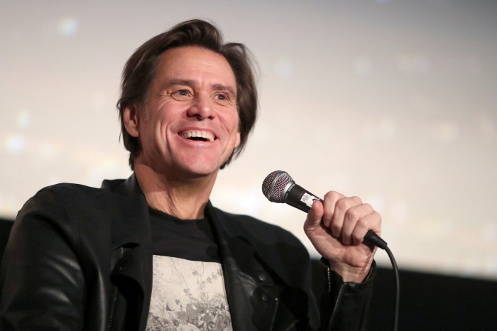 Oslavenec Jim Carrey je známý pro svůj komediální talent, neztratil ho ani poté, co jeho bývalá přítelkyně spáchala sebevraždu. Jim Carrey slaví 56. narozeniny.