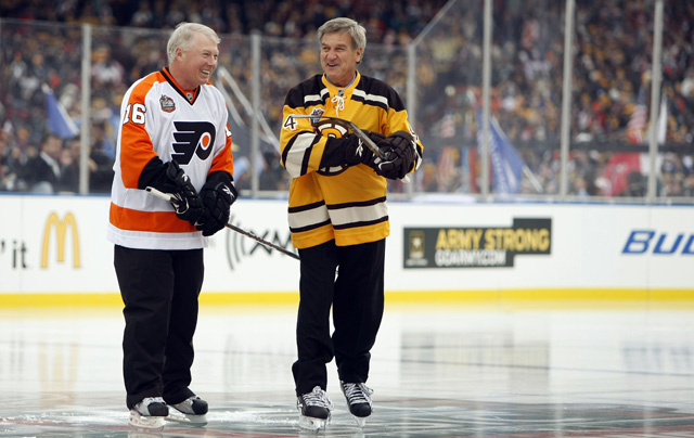 Bobby Orr s bývalým hráčem Philadelphia Flyers Bobby Clarkem