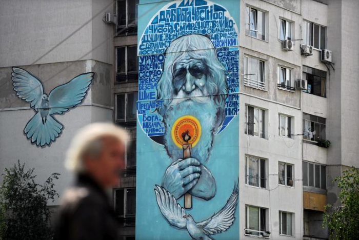 Co si o Dobrim myslí v Sofii dokládá i toto streetartové dílo na místním paneláku.