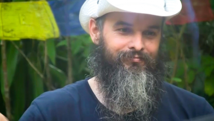 Guru Jára na fotce, kterou jeho "žákyně" přiložila k dopisu na CNN